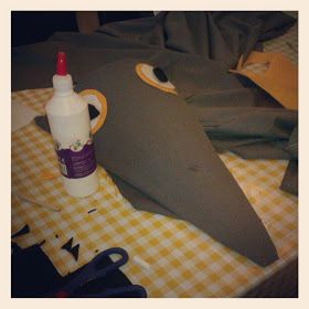 Bunn The Baker: How To Make A Pterodactylus Costume Pterodactyl Costume, Dark Costumes, Dino Costume, Happy Halloweenie, Craft Fashion, Dinosaur Outfit, Diy Costumes Kids, Dinosaur Crafts, Dinosaur Costume