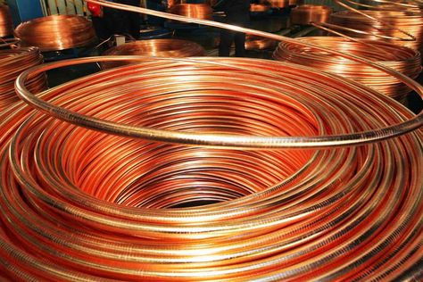 How To Work With Flexible Copper Tubing (Uncoil, Cut & Bend!) Copper Tubing Yard Art, Copper Tubing Projects, Copper Pipe Art, Copper Diy Projects, Plant Setup, Circular Loom, Infrastructure Development, Wire Bending, Copper Tape