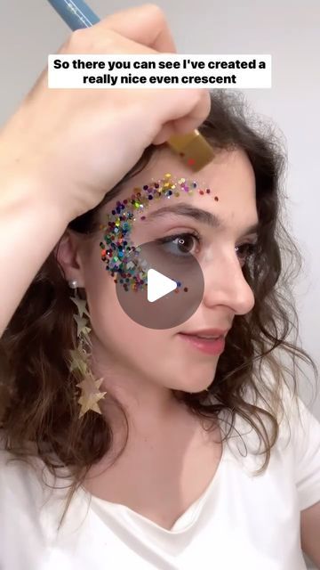 Daze Livingstone | Face Painter ✨ | The perfect festival glitter 🙌✨
Check out @biolumination for their amazing range of biodegradable glitters, and follow for more spar... | Instagram Face Glitter Ideas Festival, Festival Face Glitter, Sparkly Tips, Face Glitter, Festival Face, Festival Glitter, Livingstone, Facepaint, Livingston