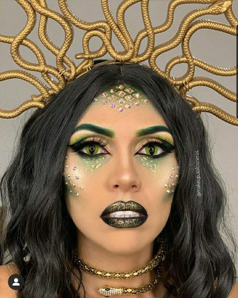 Medusa Halloween Costume, Medusa Makeup, Medusa Costume, Popular Halloween Costumes, Cute Halloween Makeup, Halloween Tutorial, Halloween Makeup Inspiration, Costume Inspo, Universal Language