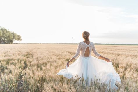 Een beetje sexiness op je trouwdag kan helemaal geen kwaad. Hoe je dat toevoegt? Door te kiezen voor een trouwjurk met een kanten rug! Rug, Wedding Dress