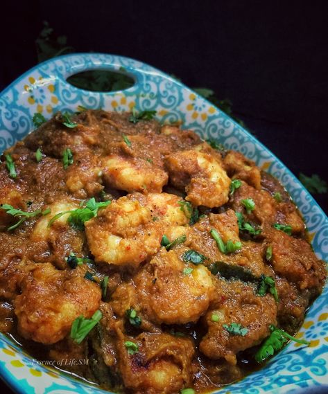 Prawn Masala Recipes, Prawn Gravy, Prawns Recipes, Ramadan Recipes Iftar, Prawn Masala, Bengali Recipes, Prawns Recipe, Spicy Gravy, Prawn Dishes