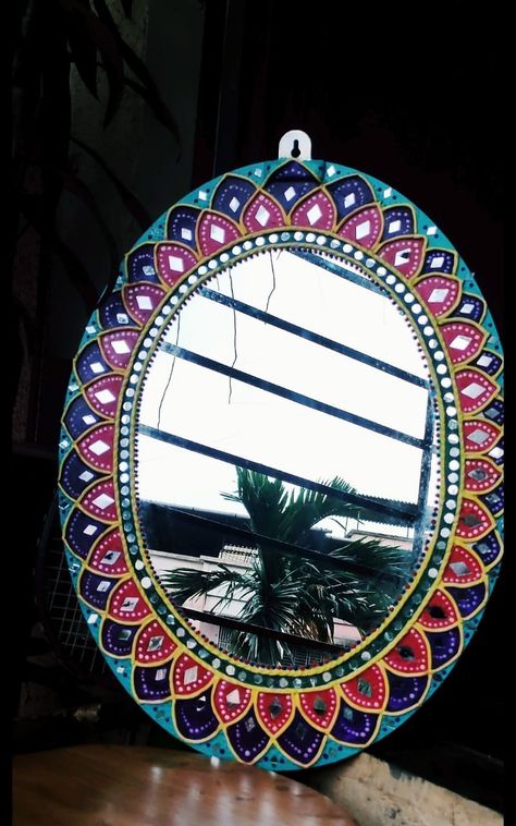 Oval mirror Lippan Mirror, Lippan Art Mirror, Mirror Decor Ideas, Designer Mirror, Goals Ideas, Tiny Balcony, Art Mirror, Mirror Crafts, Lippan Art