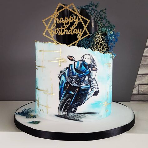 Sweet art 💙💛🖤 #motorbikecake #motorcyclecake #handpaintedmotorbike #handpaintedmotorcycle #handpaintedcake #watercolourpainting… Suzuki Cake Birthday, Motorcycle Cake Design, Motorcycle Cake For Men, Moto Cake, Motor Cake, Nike Birthday, Motorcycle Birthday Cakes, Motorbike Cake, Birthday Drip Cake