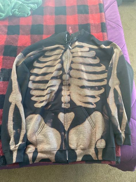 Skeleton Bleach Hoodie, Bleach Skeleton Hoodie, Bleached Sweatshirt Ideas, Bleach Skeleton, Bleach Hoodie, Skeleton Hoodie, Bleach Art, Style Hoodie, Tan Color