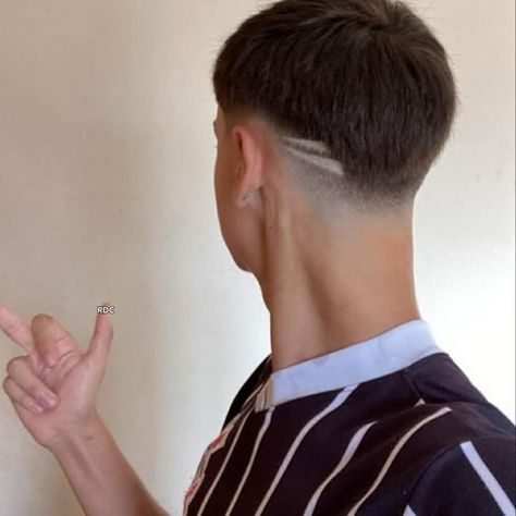 Low Fade Redondo, Taper Fade Short Hair, Fade Haircut Styles, Mens Haircuts Short Hair, Cr7 Jr, Mid Fade, Low Fade, Taper Fade, Men Haircut Styles