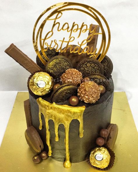 Baker's World on Instagram: “😍😍 How about chocolate overload cake infused with Nutella layers and topped with Ferrero rocher, Oreos , chocolate dipped Oreos, kitkats ,…” Cake With Ferrero Rocher On Top, Chocolate Cake With Ferrero Rocher, Chocolate Overload Cake Decoration, Chocolate Overload Cake, Oreo Cake Designs, Ferrero Rocher Cake, Chocolate Oreo Cake, Kitkat Cake, Cookie Decorating Icing