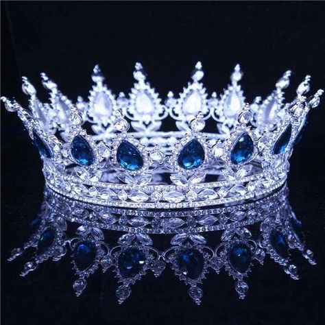 Bridal Crown Crystal, Quinceanera Crown, Crystal Crown Tiaras, Tiara Accessories, Crown Aesthetic, Beautiful Tiaras, Crown Bridal, Tiara Crown, Men Hair