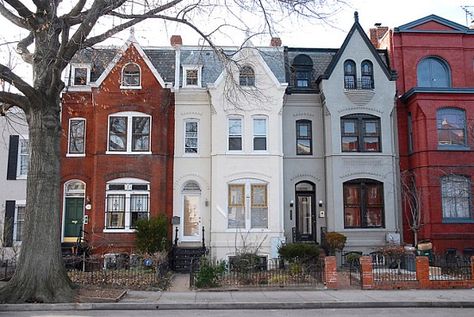 Historic Row Houses, Row Homes Exterior, Dc Rowhouse, Row Of Houses, Terrace Houses, Row Home, Townhouse Exterior, Architecture Unique, San Myshuno