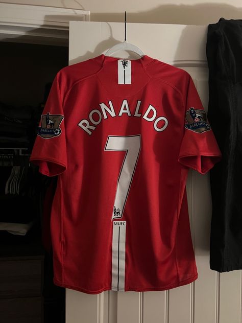 Cr7 Jersey, Ronaldo 7 Jersey, Cristiano Ronaldo Manchester United, Ronaldo Shirt, Mens Dress Shoes Guide, Ronaldo Jersey, Football Jersey Outfit, Adidas Wallpapers, Retro Football Shirts