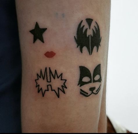 KISS 🖤 Kiss Band Inspired Tattoos, Kiss Band Symbols, Kiss Army Tattoo, Kiss Band Tattoo Ideas, Hole Band Tattoo, Kiss Band Tattoo, Restart Banda, Classic Rock Tattoos, Aerosmith Tattoo