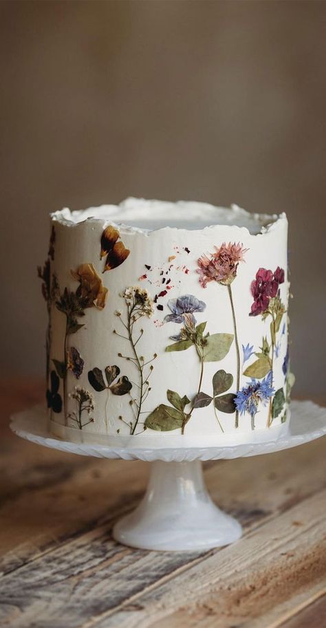 14 Pressed Flower Cakes 2021 , Dried Flower Cake | Fresh Flower Cakes Crumb Coat Cake With Flowers, Mushroom Wedding Cake, Birthday 11, Flower Cakes, Wedding Cakes With Flowers, Pretty Birthday Cakes, Cute Birthday Cakes, Big Wedding, Forest Wedding