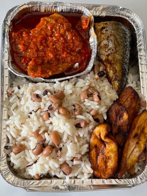 Local Nigerian Dishes, Nigerian Meal Prep, Nigeria Celebrities, Naija Food, Rice Stew, Nigeria Food, African Recipes Nigerian Food, Ghanaian Food, Breakfast Recipes Easy Quick