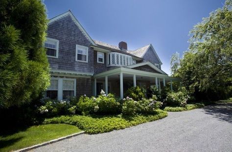 Grey Gardens House, Hamptons Mansion, Gray Gardens, Hampton Home, House Before And After, Garden Estate, Timeless Interiors, Grey Gardens, Hamptons House