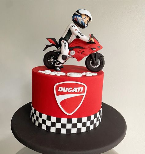 Motor Cake, Motorcycle Birthday Cakes, Motorbike Cake, Bike Cake, Motorcycle Cake, Motorcycle Birthday, Bike Cakes, Unique Cakes Designs, Cakes Fondant