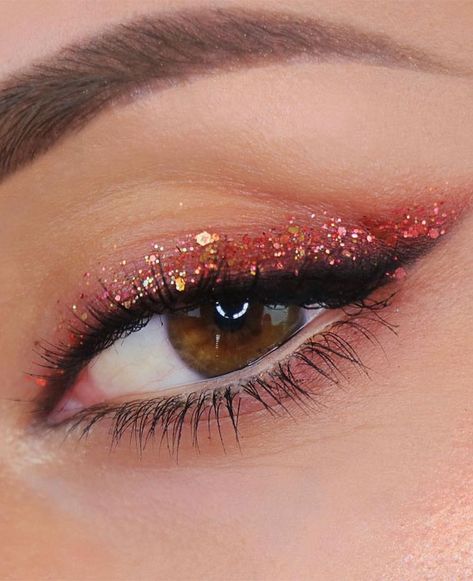 Makeup Archives - Page 2 of 42 - Fabmood | Wedding Colors, Wedding Themes, Wedding color palettes Red Sparkly Eyeshadow, Red Glitter Eye Makeup, Xmas Makeup Looks, Red Prom Makeup, Glam Eye Makeup Looks, Red Velvet Makeup, Soft Glam Eye Makeup, Taylor Swift Eyes, Eye Makeup Idea