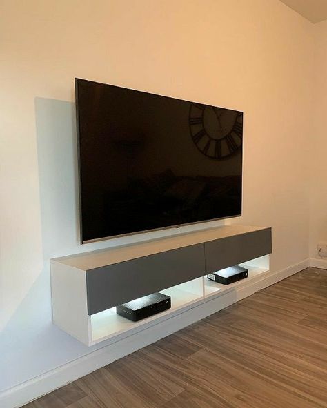 Tv Cupboard Design, Tv Stand Decor Living Room, Tv A Muro, Modern Tv Room, Simple Tv, Tv Stand Decor, Tv Unit Interior Design, Tv Cabinet Design, Modern Tv Wall