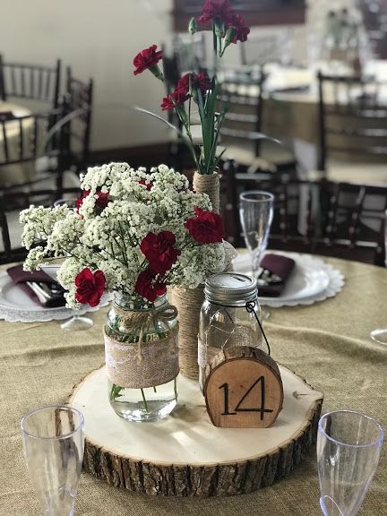 Maroon Wedding Ideas, Burgundy Wedding Reception, Maroon Theme, Rustic Reception Decor, Maroon Decor, Rustic Quinceanera, Red Wedding Centerpieces, Wine Red Wedding, Burgundy Wedding Theme