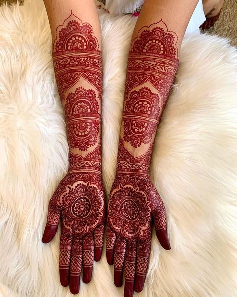 Full Arm Mehndi, Normal Mehndi Design, Arm Mehndi, Mehndi Stain, Red Mehndi, Elegant Mehndi Designs, Elegant Mehndi, Palm Mehndi Design, Red Henna