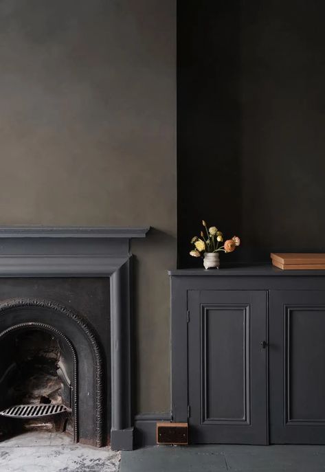 Dark Painted Fireplace, Rustic Minimalism, Craftsman Living Room, Painted Fireplace, Dove House, Black Fireplace, Colour Ideas, Brown Walls, Paint Brands