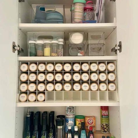 Getting your spices in order can really be a game-changer in the kitchen! In this post, I share a tried and true DIY for spice organization as well as 13 other ideas so you're sure to find the perfect solution for your home! Spice Organization Diy, Organize Spices, Kitchen Organizing Ideas, Spice Cabinet Organization, Cabinet Spice Rack, Spice Organizer, Diy Rack, Getting Organized At Home, Diy Spices