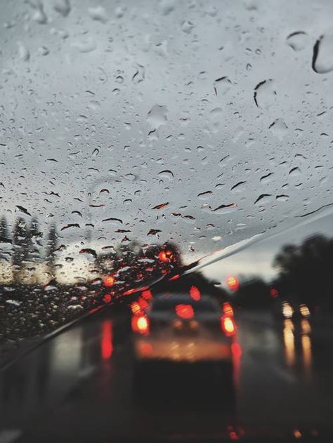 Relaxing Rain Sounds, Windshield Repair, Rainy Day Aesthetic, I Love Rain, Night Rain, Photoshop Overlays, Rain Photography, Water Droplets, City Aesthetic