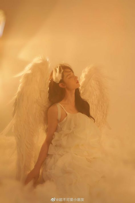 Debut Photoshoot, Ethereal Aesthetic, Angel Aesthetic, Photoshoot Concept, Poses References, Pose Reference Photo, Birthday Photoshoot, Photo Reference, Photography Inspo