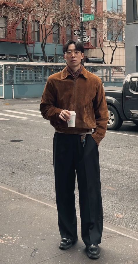 Time Less Style, Minimalistic Fashion Men, Street Formal Men, Oversized Suits Men 90s, Japanese Street Fashion Men Tokyo, Summer Street Wear Men, Classy Man Outfits, 90s Minimalism Fashion Men, Copenhagen Street Style Men