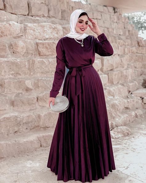 Velvet Hijab Dresses, Hijab Soiree Dresses, Hijab Soiree, Hijab Dress Party, Modest Evening Dress, Elegant Casual Dress, Dress For Ladies, Bride Dress Simple, Soiree Dresses