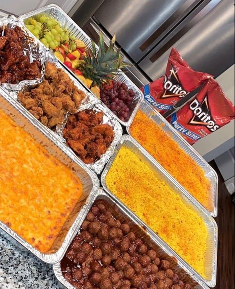 Food At Birthday Parties, Table Of Desserts, Prom Send Off Food Table, Foods To Have At A Birthday Party, Formal Party Food Ideas, Drinks For Birthday Party, Prom Send Off Food Ideas, Game Night Food Ideas For Adults, Birthday Party Food Black People