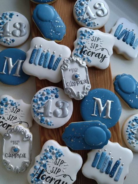 Blue Decorated Cookies, Blue Cookies Decorated, Birthday Biscuits, Cookie Techniques, Happy Birthday Cookie, Happy Birthday Blue, Happy Birthday Boy, Cookies Theme, Cookie Decorating Party