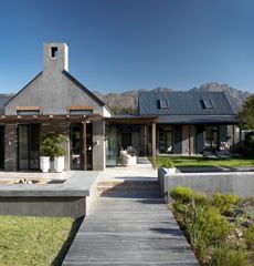 Silverhurst Manor #cape #vernacular #architecture Cape Dutch, Farmhouse Architecture, Modern Farm House, Dutch Style, Magic House, Modern Farmhouse Design, Vernacular Architecture, Modern Farmhouse Exterior, Contemporary Farmhouse