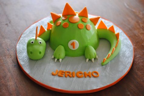 Dinosaur Smash Cake Dinasour Birthday, Dino Birthday Cake, Dinosaur Birthday Party Decorations, Dino Cake, Dragon Cake, Dinosaur Birthday Cakes, Cake Kids, Pinata Cake, 4th Birthday Cakes