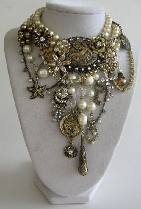 from http://www.etsy.com/people/JeanieSchlegel Gaudy chunky jewelry - love it! Diy Vintage Jewelry Ideas, Found Jewelry, Jewelry 2022, Upcycled Vintage Jewelry, Vintage Assemblage Jewelry, Vintage Jewelry Ideas, Junk Jewelry, Alternative Jewelry, Silverware Jewelry