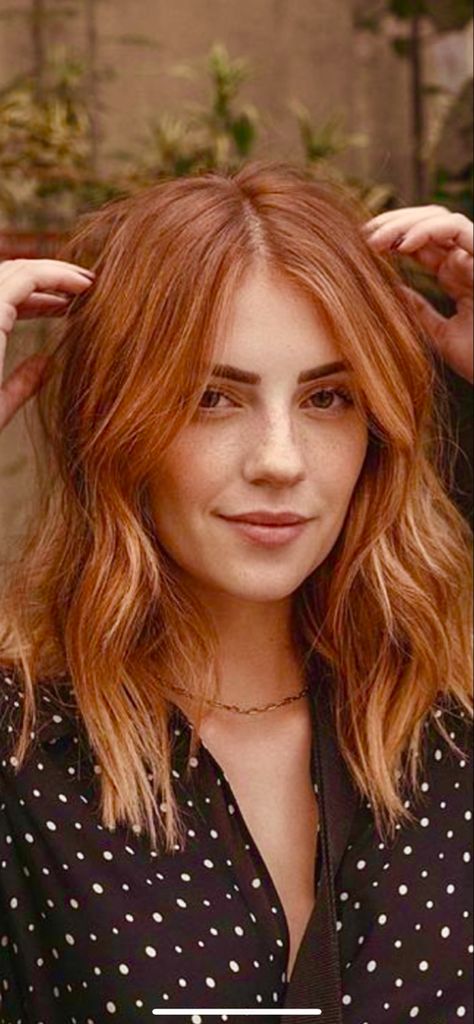 Redhead Lob Haircut, Shoulder Length Hair Redhead, Red Shoulder Length Hair With Layers, Midlength Haircuts Red Hair, Mid Length Red Hair With Curtain Bangs, Mid Red Hair, Dusty Copper Hair, Mid Length Red Hair With Layers, Lob Red Hair