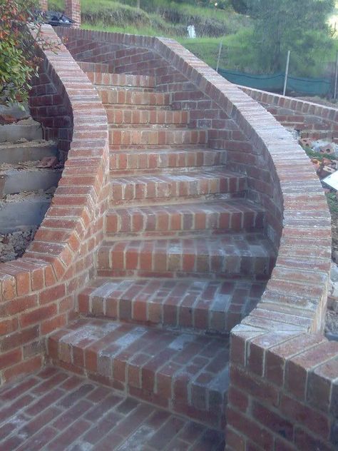 35 Wonderful DIY Ideas to Decorate Your Yard With Bricks - Engineering Discoveries Brick Pathway, Brick Steps, Patio Steps, Brick Garden, Garden Stairs, Exterior Stairs, Concrete Stairs, Waterfalls Backyard, Porch Steps