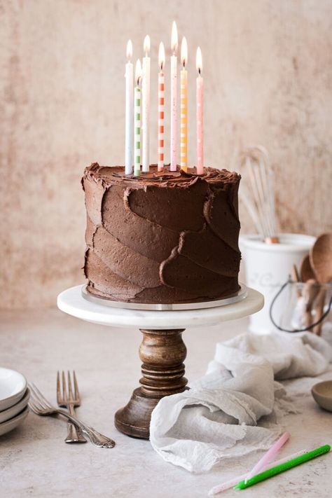 Birthday Cake With Chocolate, American Buttercream Recipe, Chocolate Raspberry Cake, Leftover Cake, Raspberry Cake, Birthday Cake Chocolate, Cake Photography, Funfetti Cake, Buttercream Recipe