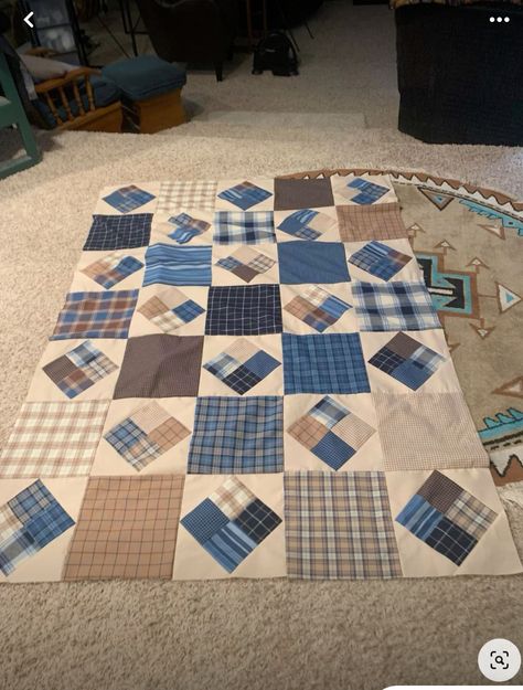 Jean Quilt Ideas, Baby Clothes Quilt, Sewing Machine Quilting, Flannel Quilts, Scrappy Quilt Patterns, Quilt Square Patterns, Quilt Sewing Patterns, Plaid Quilt, Scrap Quilt Patterns