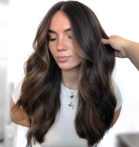 Brunette baddie ⚡️ Toning refresh is all you need sometimes ✨ @moroccanoilpro Melt | 4N 4G Glaze | 6G 7CH 8VB #motroop #moroccanoilpartner #fallhaircolor #brunette #haircolor #brunettebalayage #phillyhair #mocolor Balayage Brunette Cool Tone, Chocolate Brown Long Bob, Brunette Formula Shades Eq, Glazed Brunette Hair, Dark Brown Hair Caramel Highlights, Bronde Haircolor Brunettes, Ash Brunette Hair, Brunette Baddie, Brunette Babylights