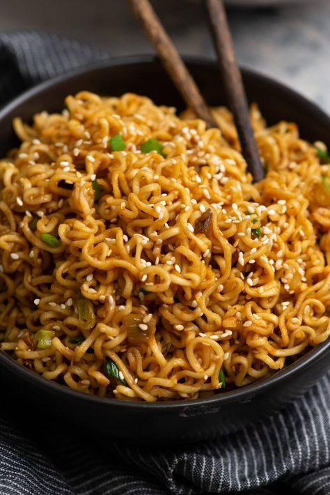 Sesame Garlic Ramen recipe Sesame Garlic Ramen Noodles, Sesame Garlic Ramen, Soy Noodles, Garlic Ramen Noodles, Garlic Ramen, Spicy Ramen Noodles, Garlic Noodles Recipe, Pork Ramen, Easy Ramen