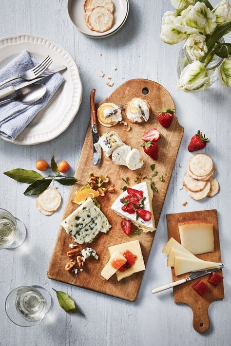 Springtime is the ideal time to feature fine cheeses from around the world along with unique fruit pairings. Great for before the meal or as a lighter bite, this plate is perfect for outdoor dining. Picnic Dinner, Charcuterie Cheese, Deli Meats, Cheese Platters, Cheese Plate, Food Styling, Food Inspiration, Holiday Recipes, Cheese Board