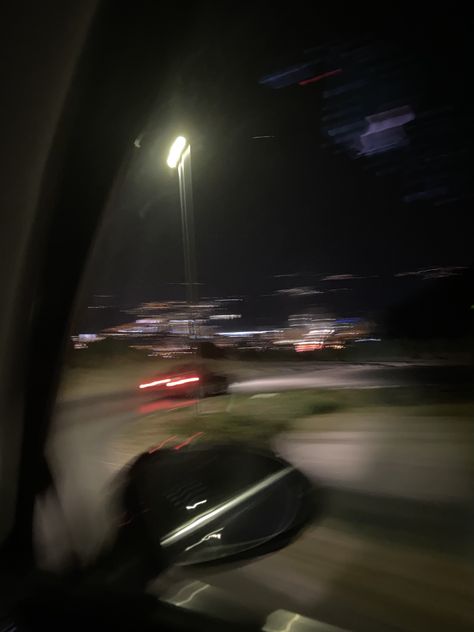 Motion Blurred Photography, Night Time Sky Aesthetic, Outside Pictures Night, Obscure Aesthetic, Blurred Pictures, Blurred Wallpapers, Blurred Pics, Night Time Photos, Night Walking Aesthetic