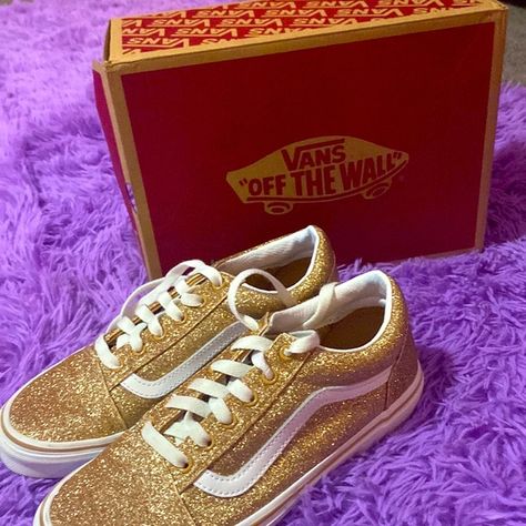 Gold vans Gold Vans, Sparkly Things, Vans Old Skool Sneaker, New Shoes, Vans Sneaker, Handbags, Van, Sneakers, Fashion Trends