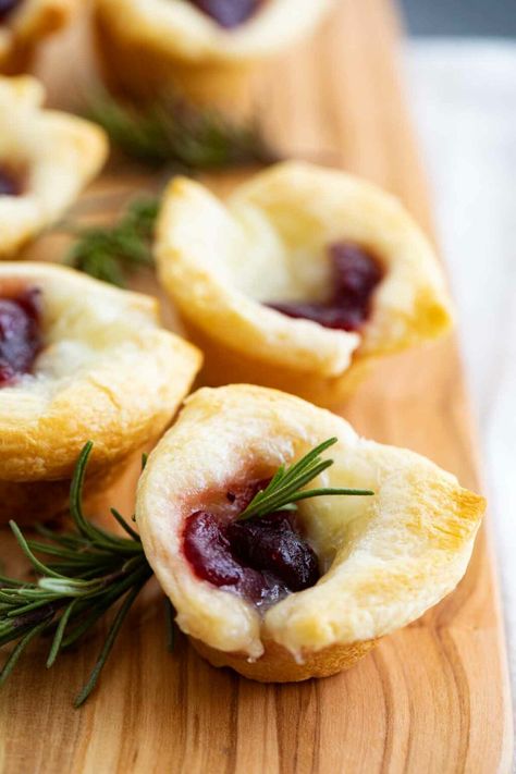 A little bit sweet and a little bit tart, these Cranberry Brie Bites are perfect for any holiday party. Only 3 ingredients, you can’t go wrong with this easy appetizer. #recipe #appetizer #thanksgiving #christmas #newyears #cranberry Appetizer Thanksgiving, Cranberry Bites, Cranberry Brie Bites, Cranberry Brie, Mini Tarts, Thanksgiving Leftover Recipes, Brie Bites, Festive Appetizers, Chili Recipe Turkey