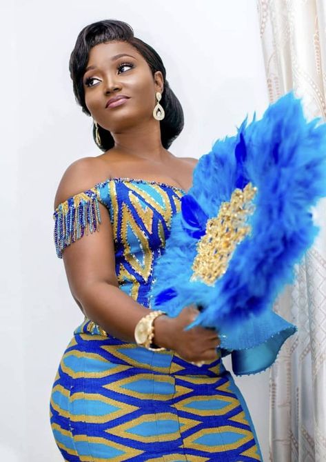 Traditional Wedding Styles, Ghanaian Traditional Wedding, Blue Kente, African Traditional Wedding Dress, African Wedding Attire, Kente Dress, Accra Ghana, Kente Styles, African Dresses Modern