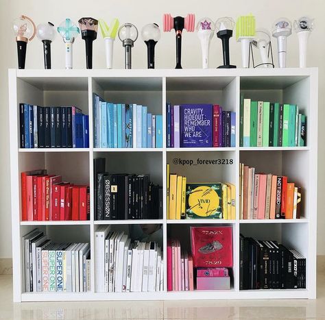 Kpop Album Organization Ideas, Kpop Album Storage Ideas, Blue Kpop Room Aesthetic, K Pop Shelf, Kpop Album Organization, K Pop Album Shelf, Kpop Albums Shelf, Kpop Store, Album Storage