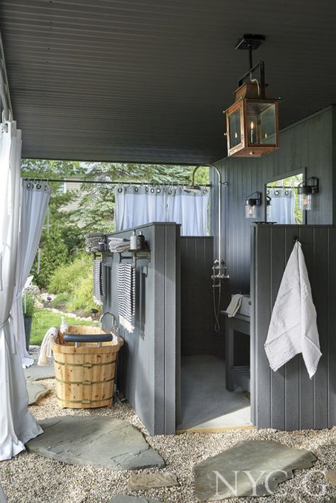 Outdoor Shower Hampton Garden, Florida Travel Guide, Outdoor Bathroom Design, Outdoor Tub, Outdoor Showers, Shelter Island, Outdoor Bath, Cottage Bathroom, Shower Cabin