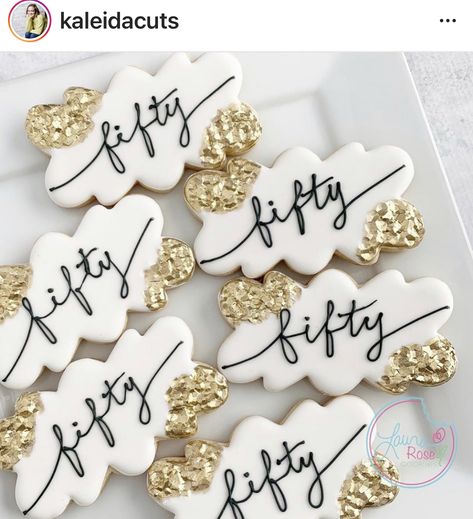 50th Anniversary Cookies, Royal Icing Cookies Recipe, Birthday Biscuits, No Bake Sugar Cookies, Cookie Birthday Party, Anniversary Cookies, Bridal Cookies, Monogram Cookies, Cookies Birthday