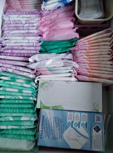 Pad Organization, Pads Aesthetic, Feminine Product Storage, Kotex Pads, Period Stuff, Drawers Ideas, Period Box, Bathroom Drawer Organization, Babymoon Photos