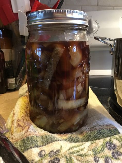 Blue Ribbon Canned French Onion Soup - Her Rural Highness French Onion Soup Canning Recipe, Venison Tenderloin, Pressure Canning Recipes, Jar Meals, Canned Soup, Canning Ideas, Canned Foods, Home Canning Recipes, Canning Vegetables